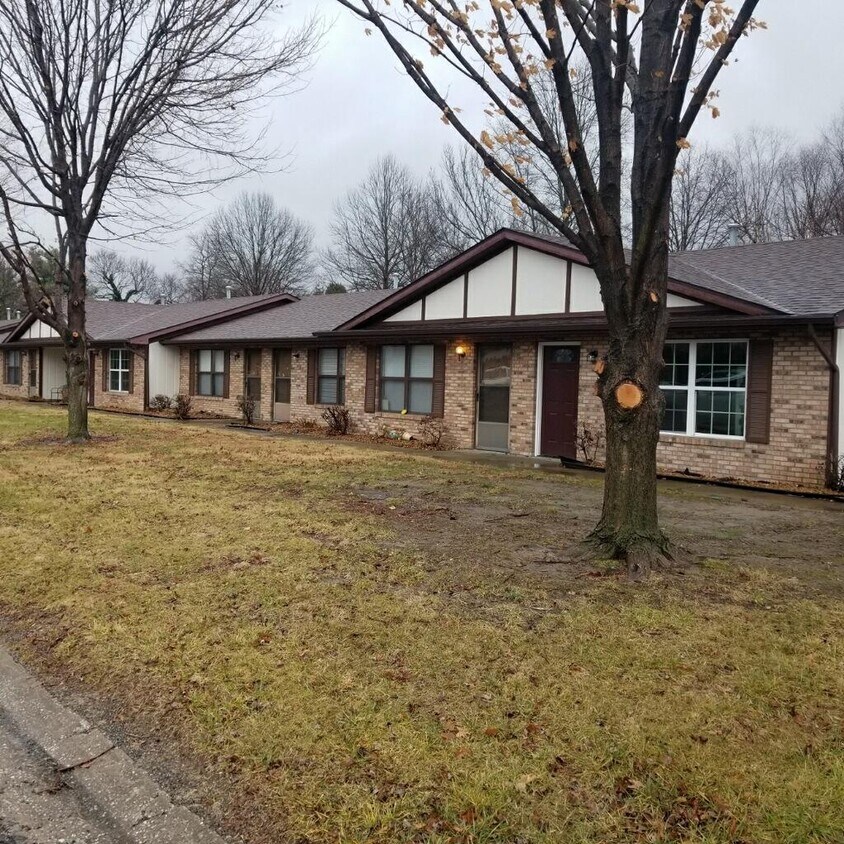 Primary Photo - 513 Red Bud Ln