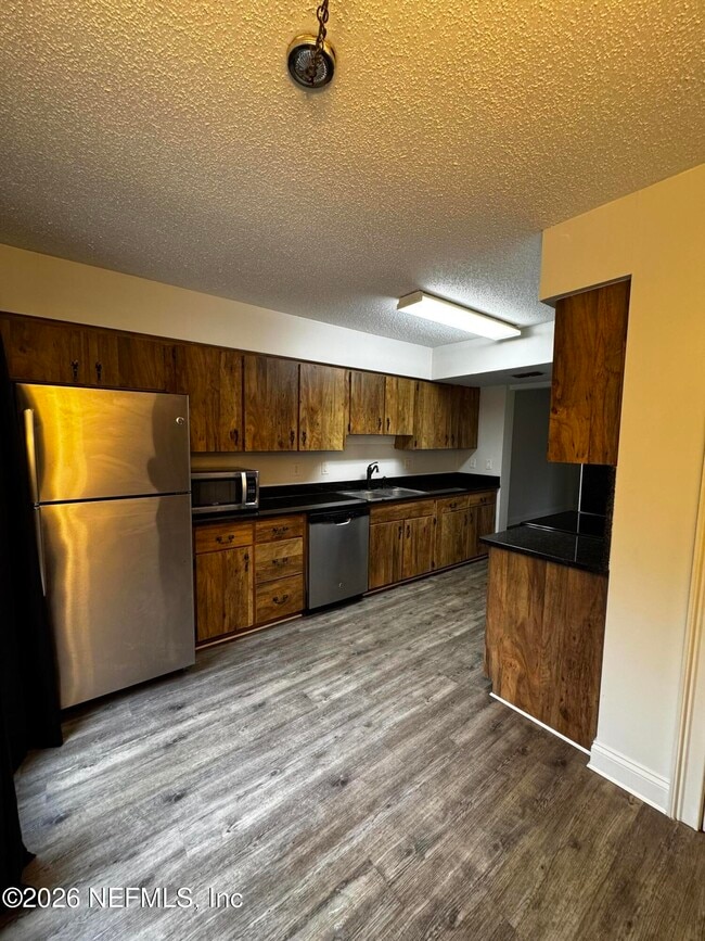 Building Photo - 12 Gln Fls Dr