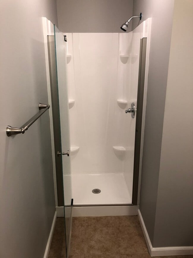 Building Photo - 1240A Pine Grove St