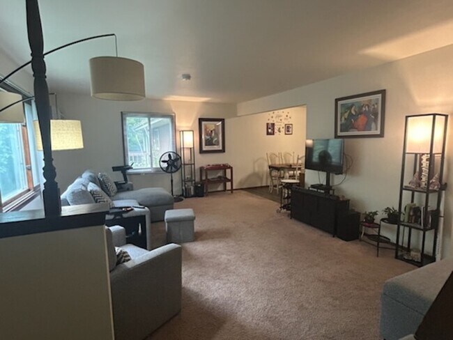 Foto del edificio - N18-W5391 Pierce Ct