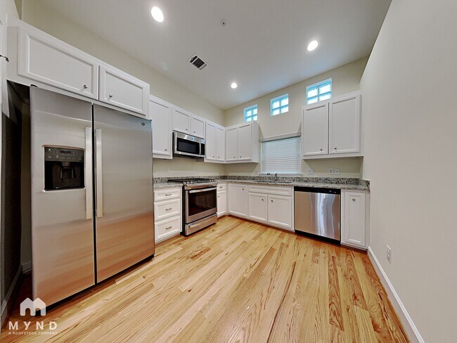 Foto del edificio - 8705 Bryam St