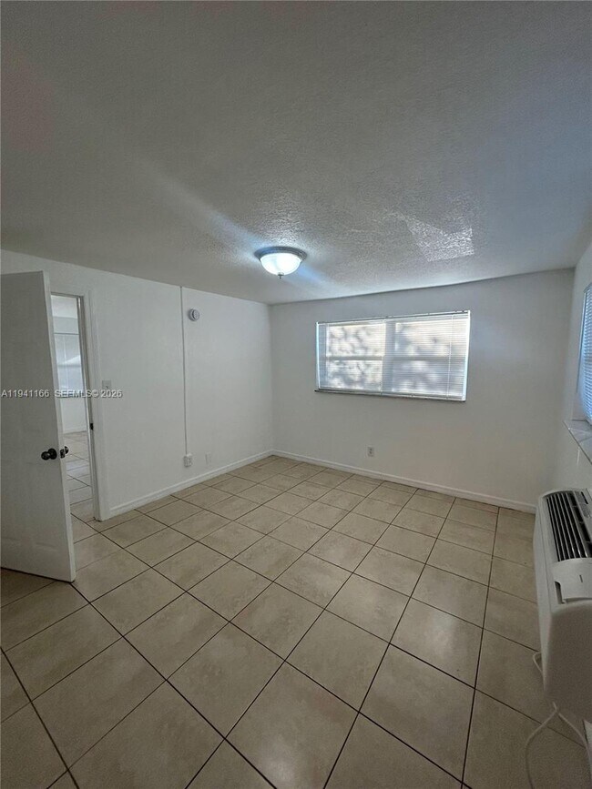 Foto del edificio - 1126 SW 15th Terrace