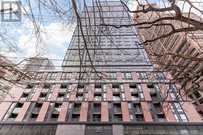 Photo du bâtiment - 35 Parliament St