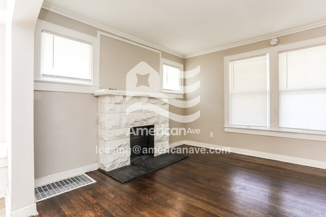 Foto del edificio - 1520 E 42nd St