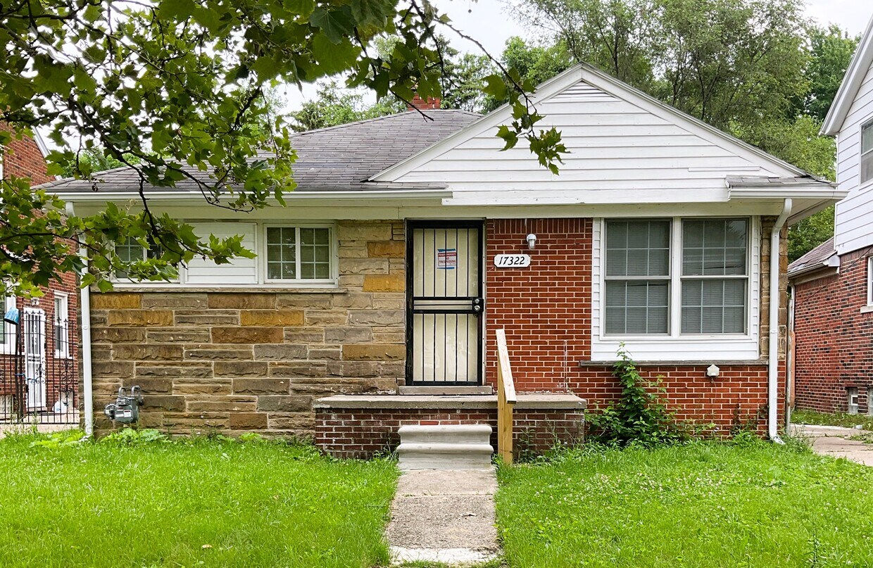 Primary Photo - 17322 Strasburg St