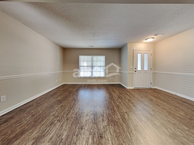 Foto del edificio - 5146 Torrey Ln