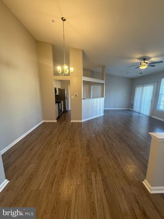 Building Photo - 8204 Blue Heron Dr