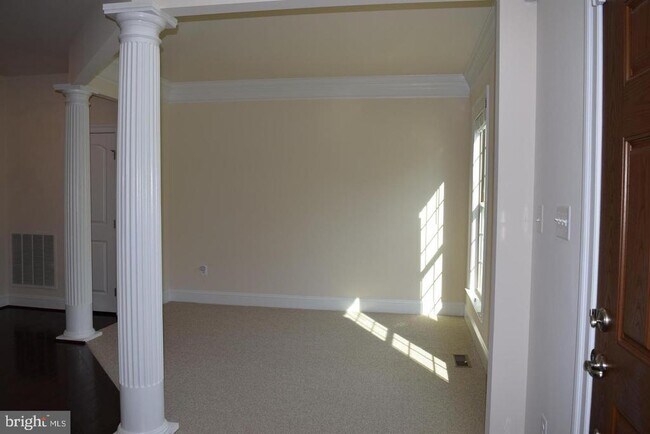 Foto del edificio - 42159 Tecumseh Hills Dr