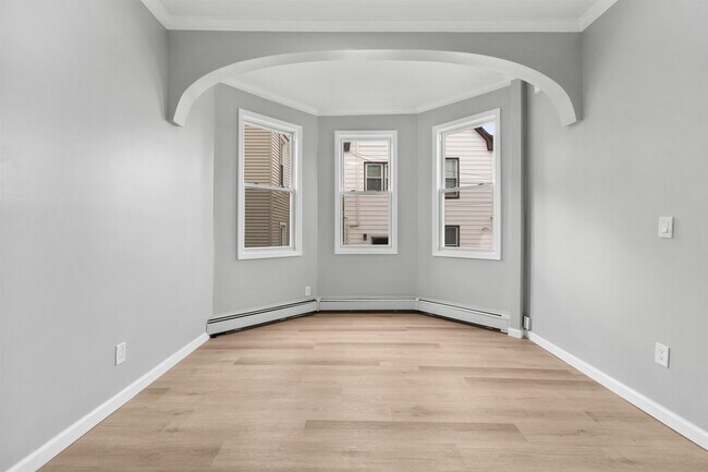 Foto del edificio - 98 W 32nd St