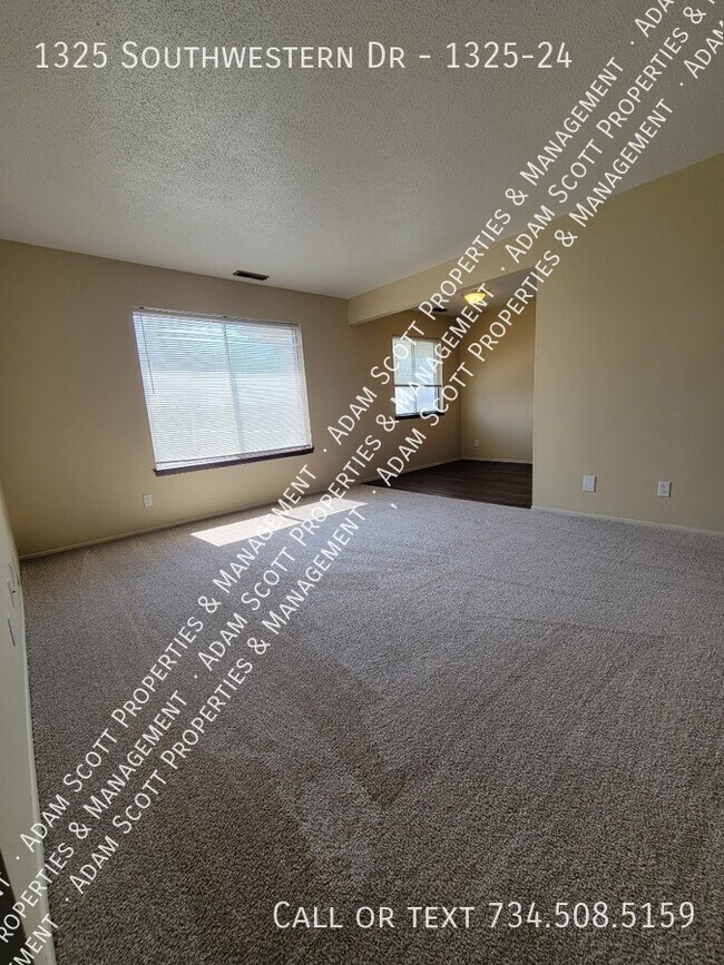 Foto del edificio - 1325 Southwestern Dr