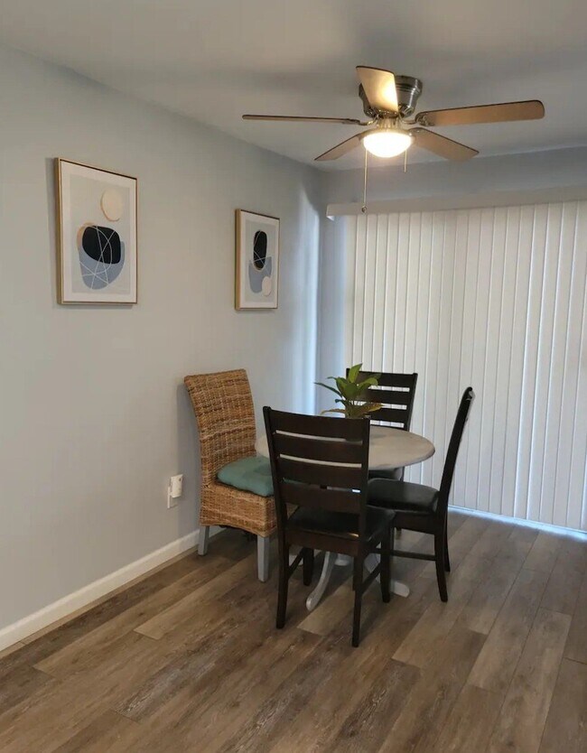 Foto del edificio - 1047 Coldwell Ave