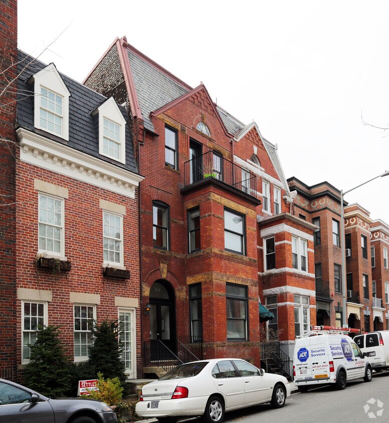 Foto principal - 1828 Swann St NW