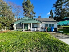 Building Photo - 17046 1st Ave NE