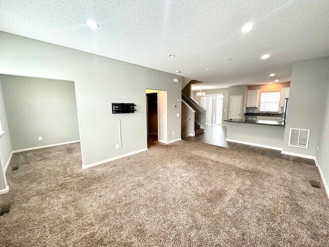 Foto del edificio - Gorgeous Newer-Built Townhome in Maple Grove!