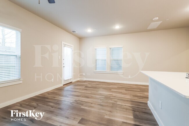 Foto del edificio - 381 N Centro Cir