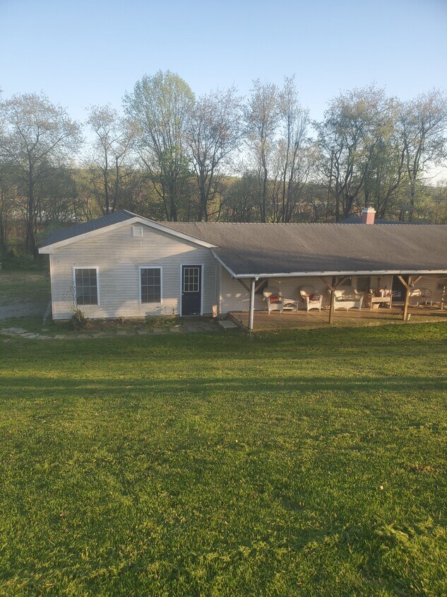 Primary Photo - 5152 Upper Valley Rd