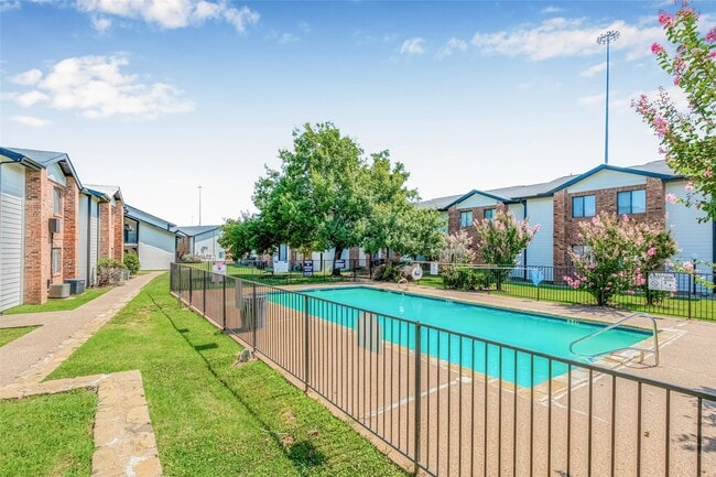 Foto del edificio - 4600 W Pioneer Dr