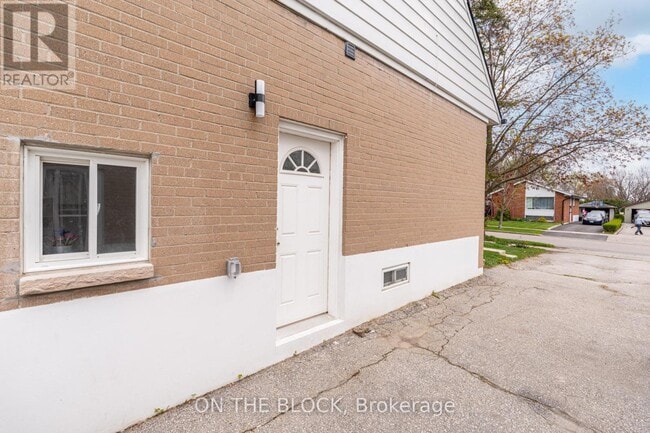 Building Photo - 34 Henley Crescent
