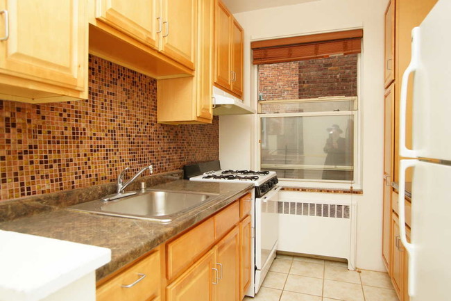 Building Photo - 2566 Ocean Ave