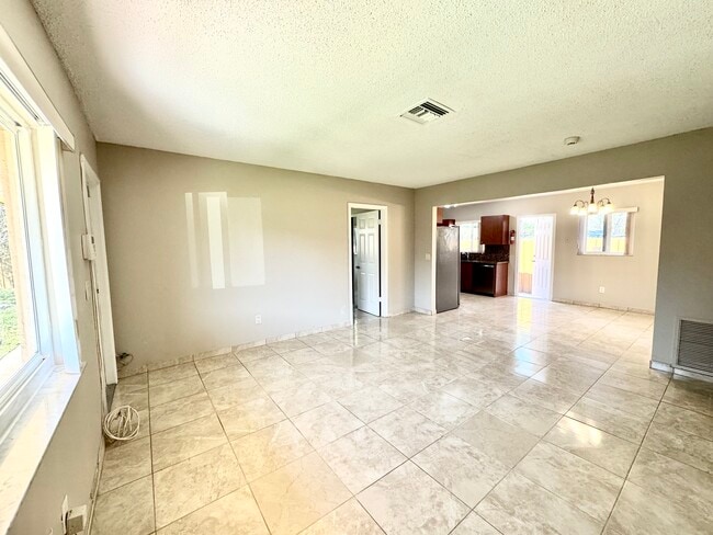 Foto del edificio - 6133 Buchanan St