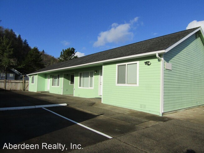 Building Photo - 2 br, 1 bath House - 1017 Lincoln St. #A