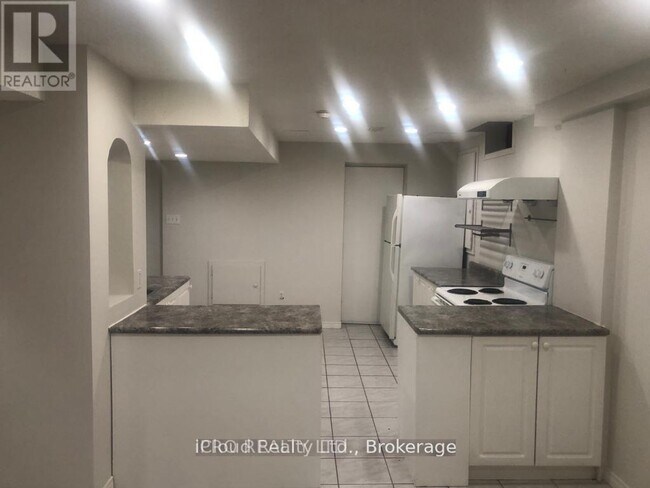 Building Photo - 3755 ALTHORPE- BASEMENT CIRCLE