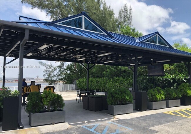 Foto del edificio - 5077 NW 7th St