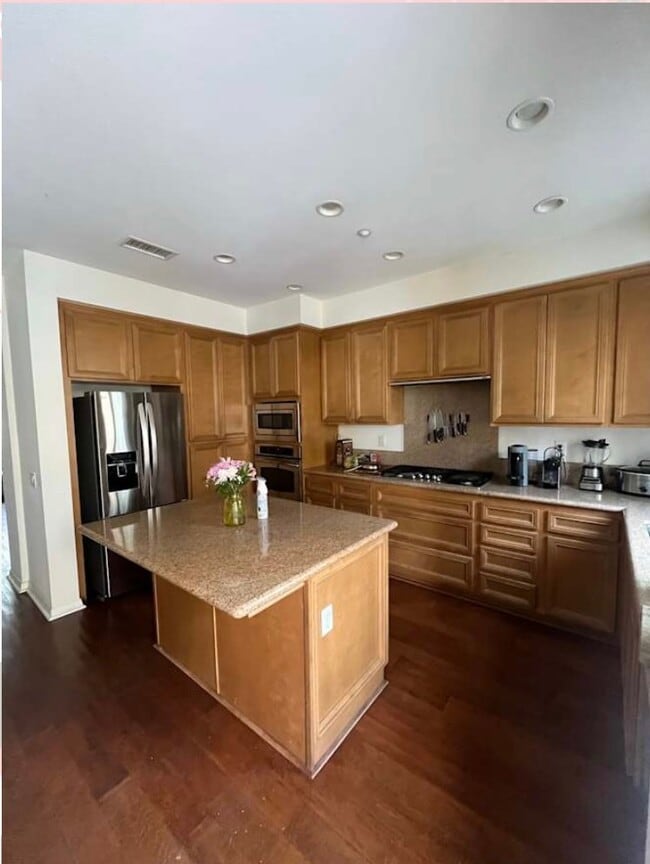Building Photo - 4 Bluefin Ct