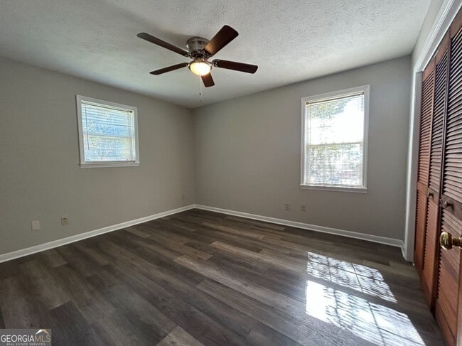 Foto del edificio - 1008 N 2nd Ave NW