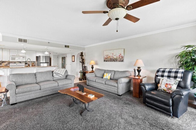 Building Photo - 503 Dollywood Ln