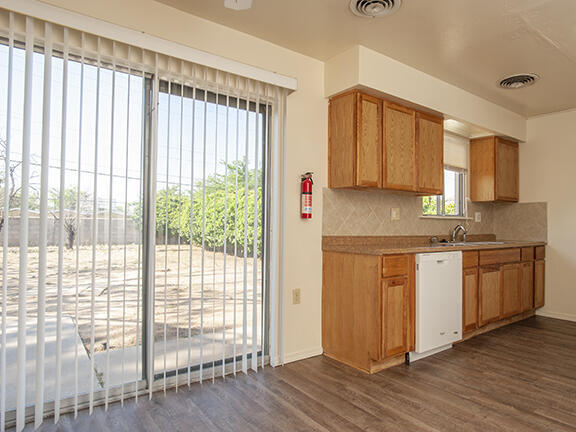 Foto del edificio - 10108 San Gabriel Rd NE
