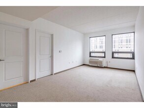 Building Photo - 815 Arch St
