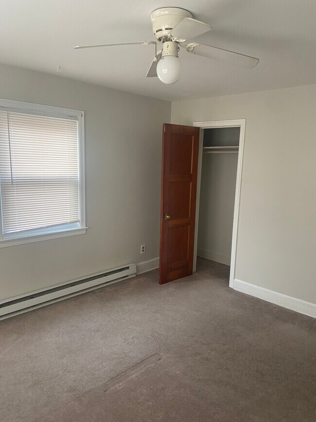 Room 1 - 7604 Daniels Ave