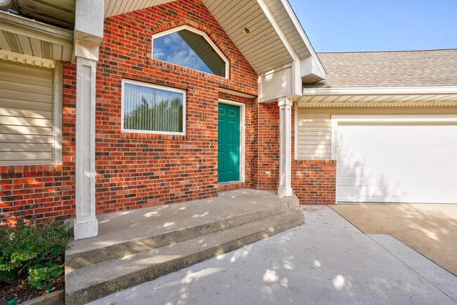 Building Photo - Woodridge Estates