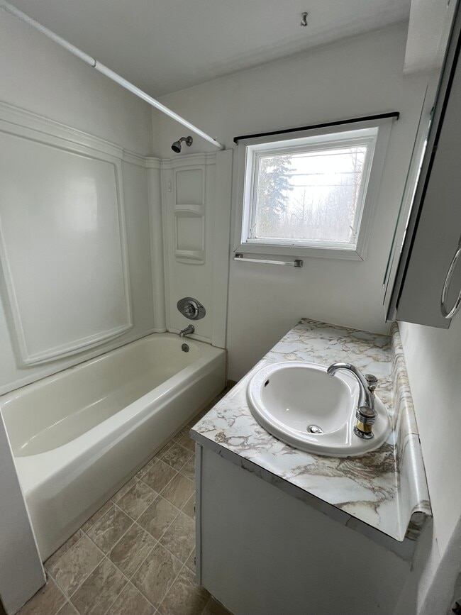 Foto del edificio - 4404 Forrest Rd