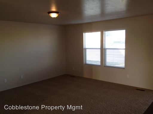 Foto del edificio - 2149 N Sepia Ave