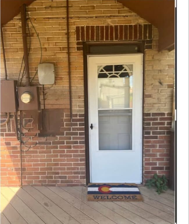 Building Photo - 1570 Newton St