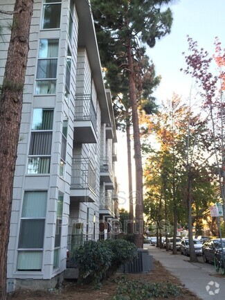 Building Photo - 2240 Blake St