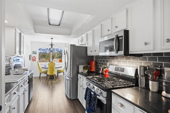 Foto del edificio - 12910 Council Bluff Dr