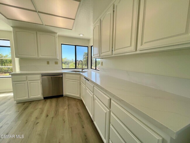 Building Photo - 2568 Picadilly Cir