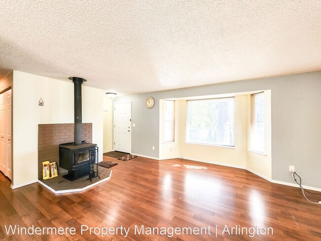 Foto del edificio - 2 br, 1 bath House - 16420 W Lake Goodwin Rd