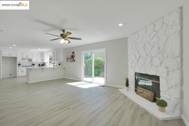 Building Photo - 2490 Ponte Mira Way