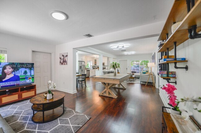 Foto del edificio - 1714 Costado St