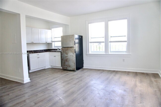 Foto del edificio - 501 SW 6th Ct
