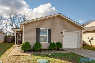 Building Photo - 198 Cloverbrook Dr