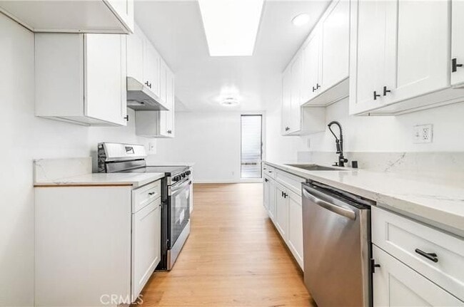 Foto del edificio - 3700 Dean Dr