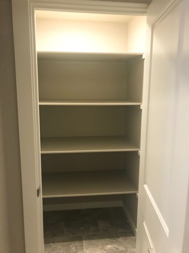 Building Photo - Single level home in Sisters!