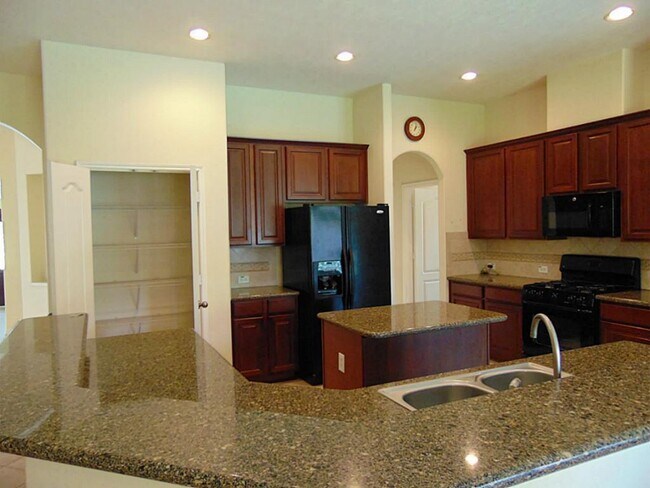 Foto del edificio - 5023 Parkcanyon Ln