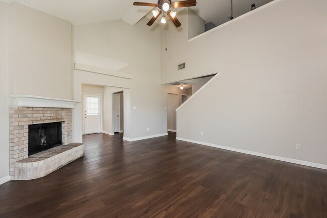 Foto del edificio - 2400 Stagecoach St