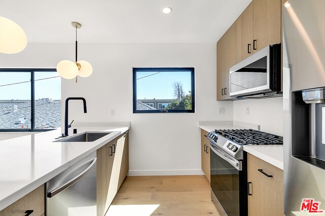 Building Photo - 1210 Larrabee St